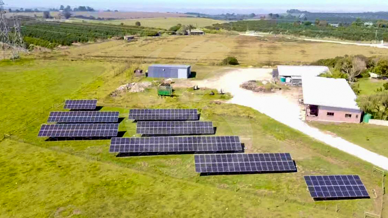 122.85 kWp array at Hoogekraal Boerdery
